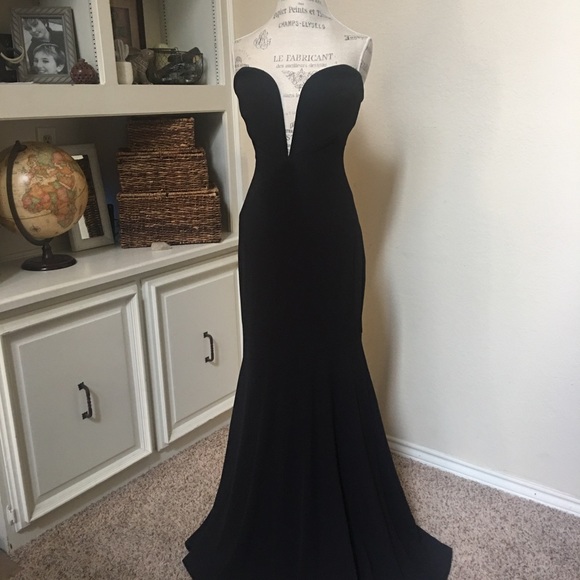 Strapless Black Dress - Picture 16 of 16